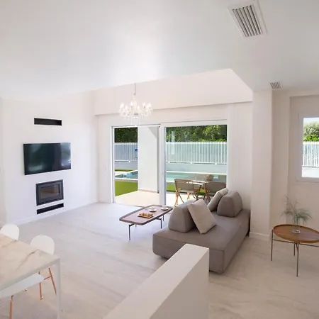 The Quad Luxury Vilă Ligia