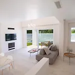The Quad Luxury Βίλα Λυγιά